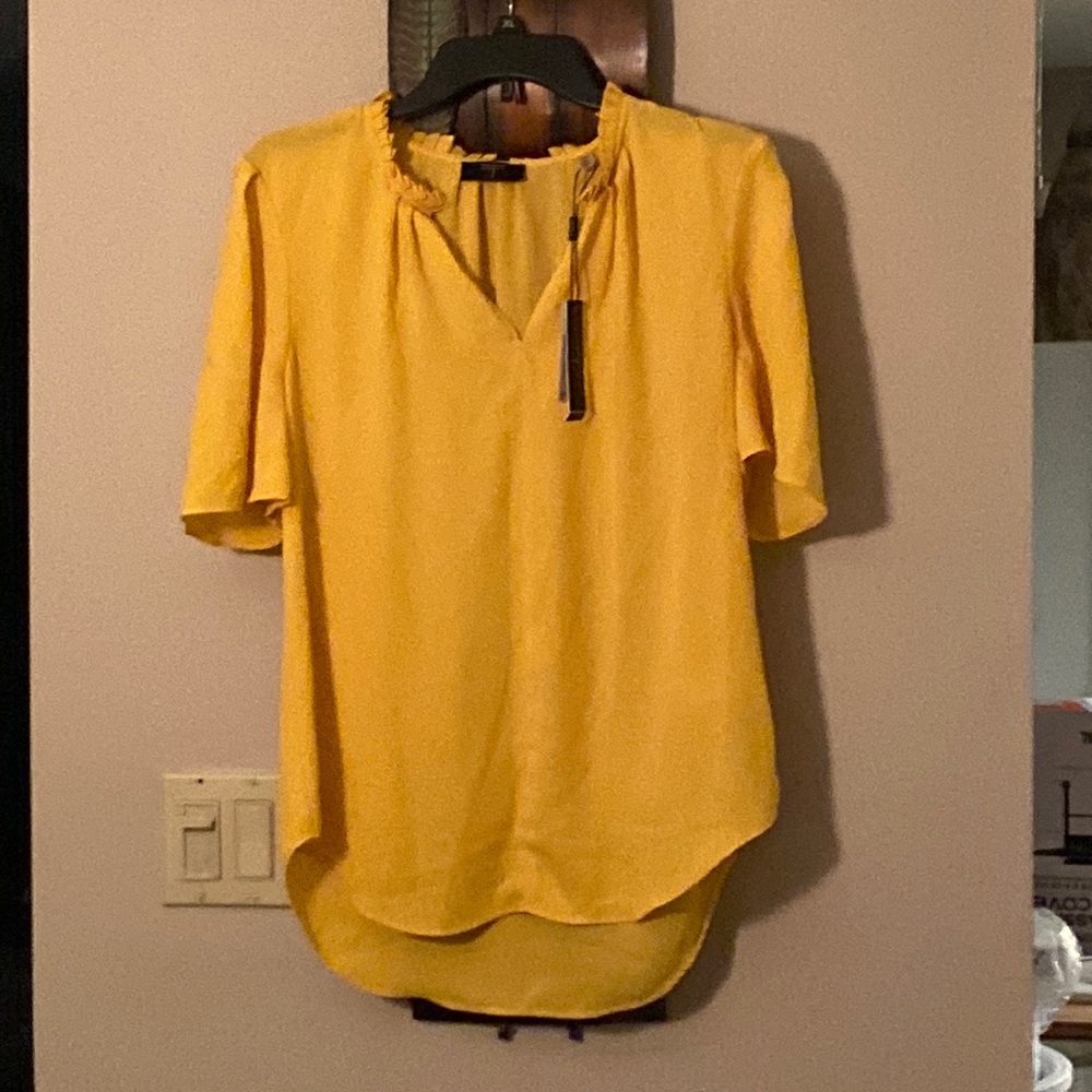 NWT TAHARI BLOUSE